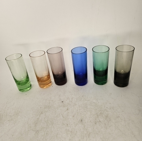 Vintage multicolored apertif/shot‎ glasses - Picture 2 of 7